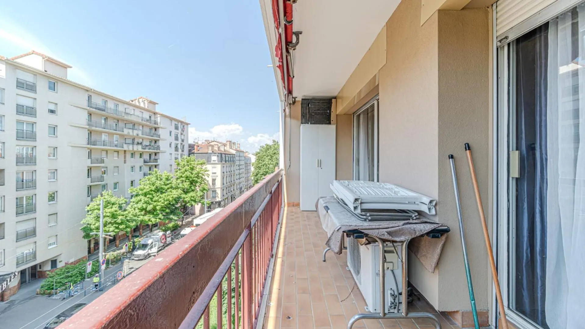 Spacious 3-Bedroom Apartment With Balcony Gratte Ciel Villeurbanne