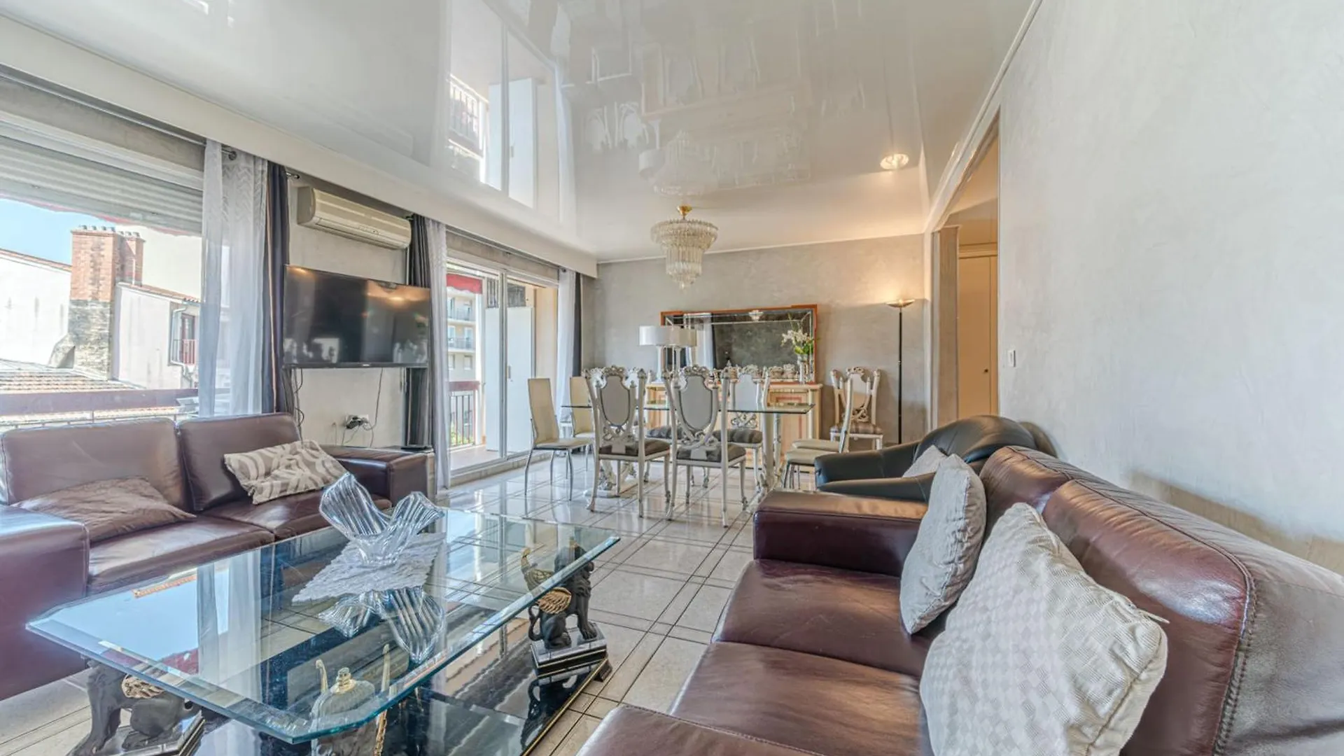 Spacious 3-Bedroom Apartment With Balcony Gratte Ciel Villeurbanne